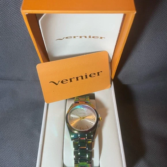 Silver and Gold Fashion Watches - Picture 1 of 4